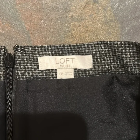 LOFT Dark Gray Pleated Mini Skirt small petite - Picture 2 of 4